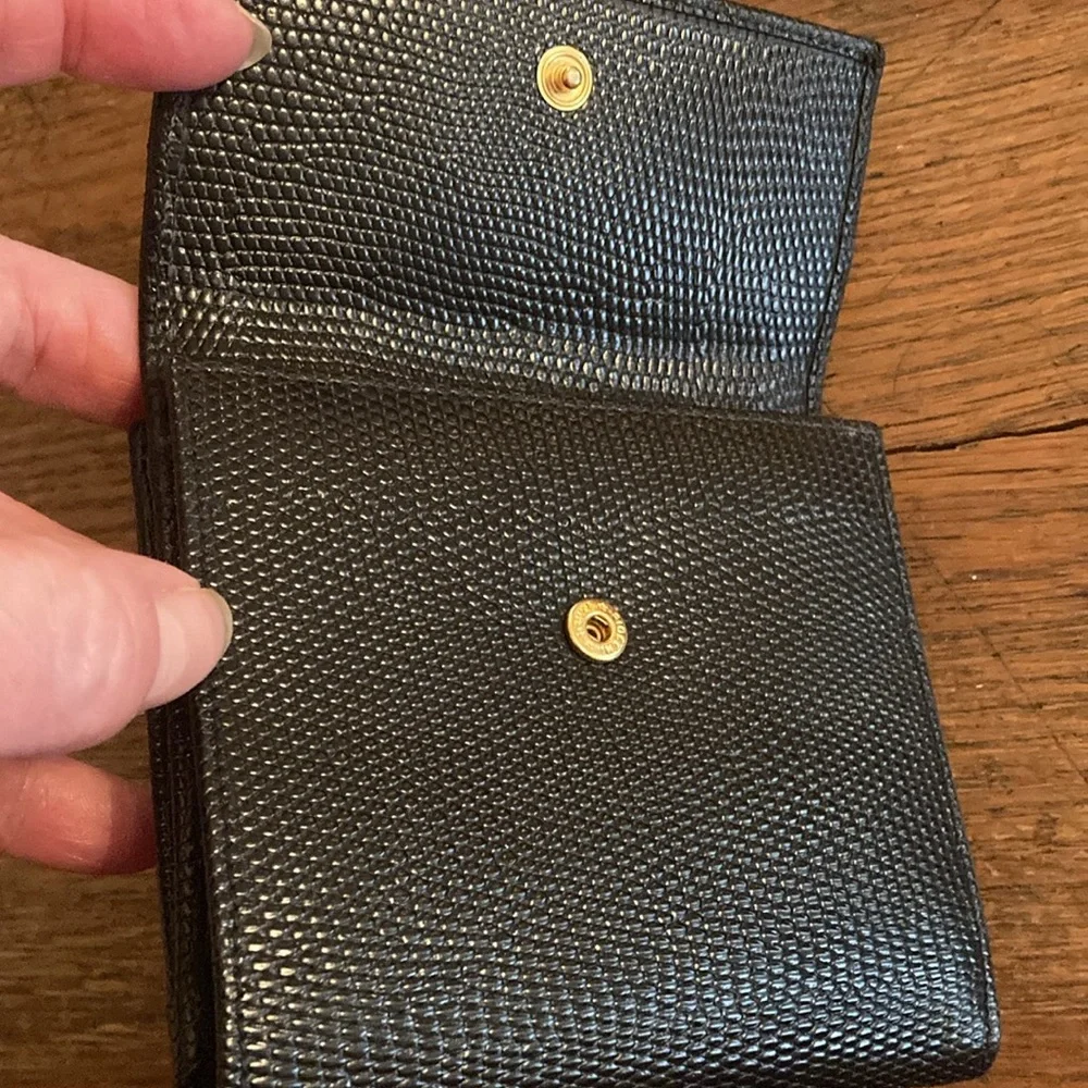 Salvatore Ferragamo Vera Trifold Wallet w/Kiss Lock Coin Purse Like New!